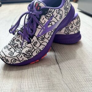 Brooks Purple and White Patterned Sneakers